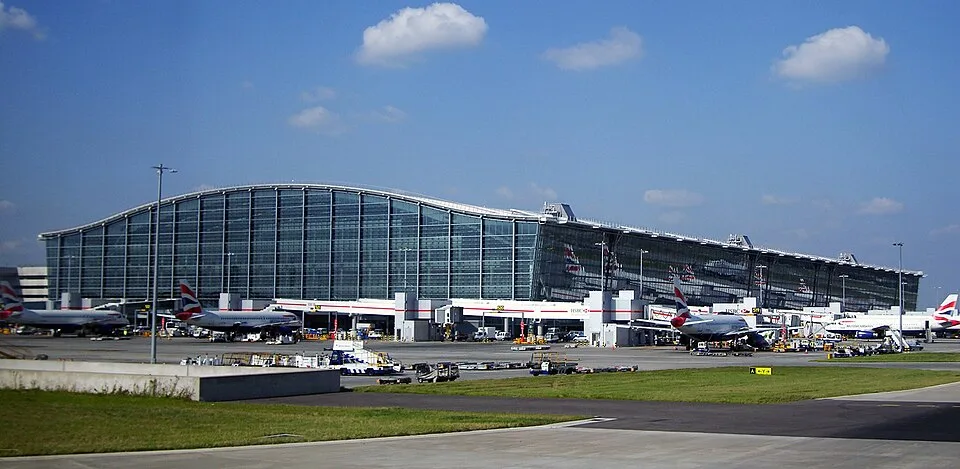 West Drayton to Heathrow travel options by train, bus and taxi